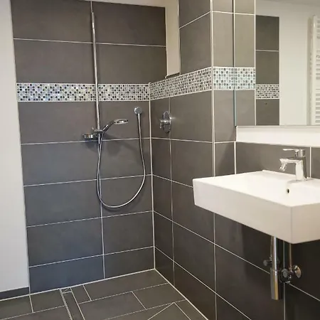 דירה Gaestewohnung Hardinghaus Am Teich וורנדורף