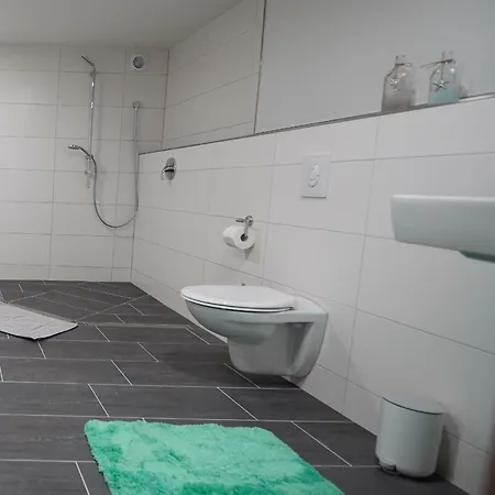 Gaestewohnung Hardinghaus Am Teich וורנדורף