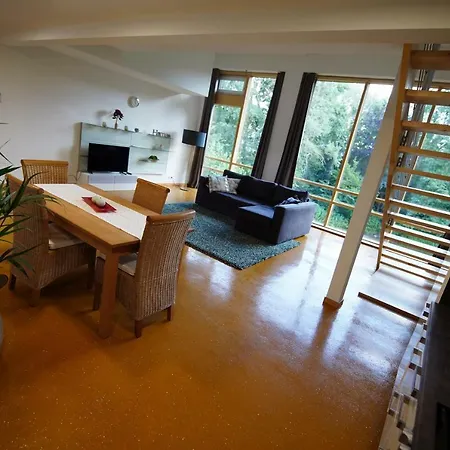 アパート Gaestewohnung Hardinghaus Am Teich ヴァーレンドルフ