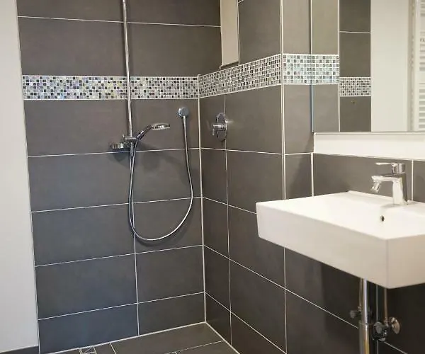 公寓 Gaestewohnung Hardinghaus Am Teich 瓦伦多夫