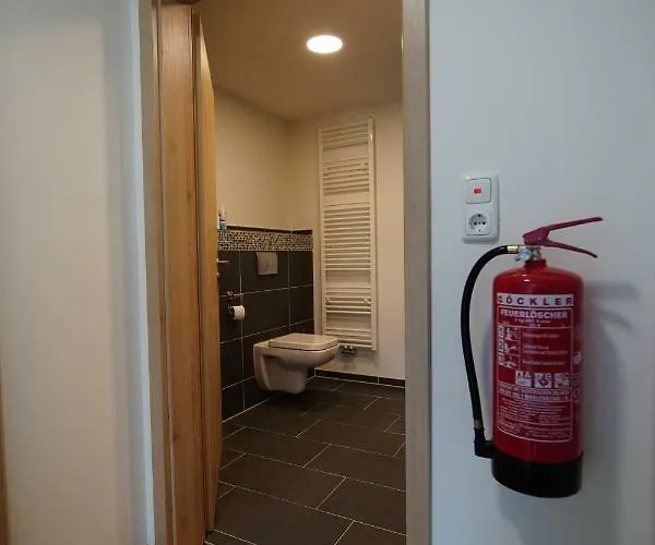 Gaestewohnung Hardinghaus Am Teich ヴァーレンドルフ